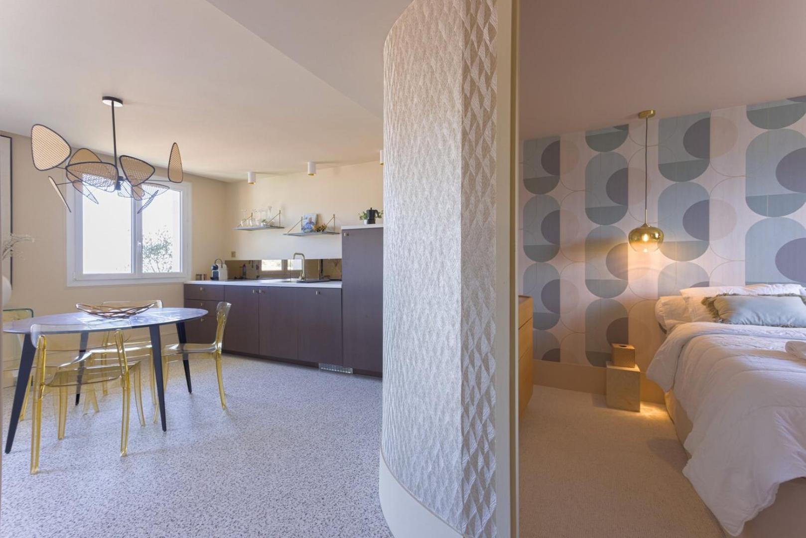 Apartment Le Rocher Avec Terrasse Et Vue Mer, Pres Du Centre-ville *